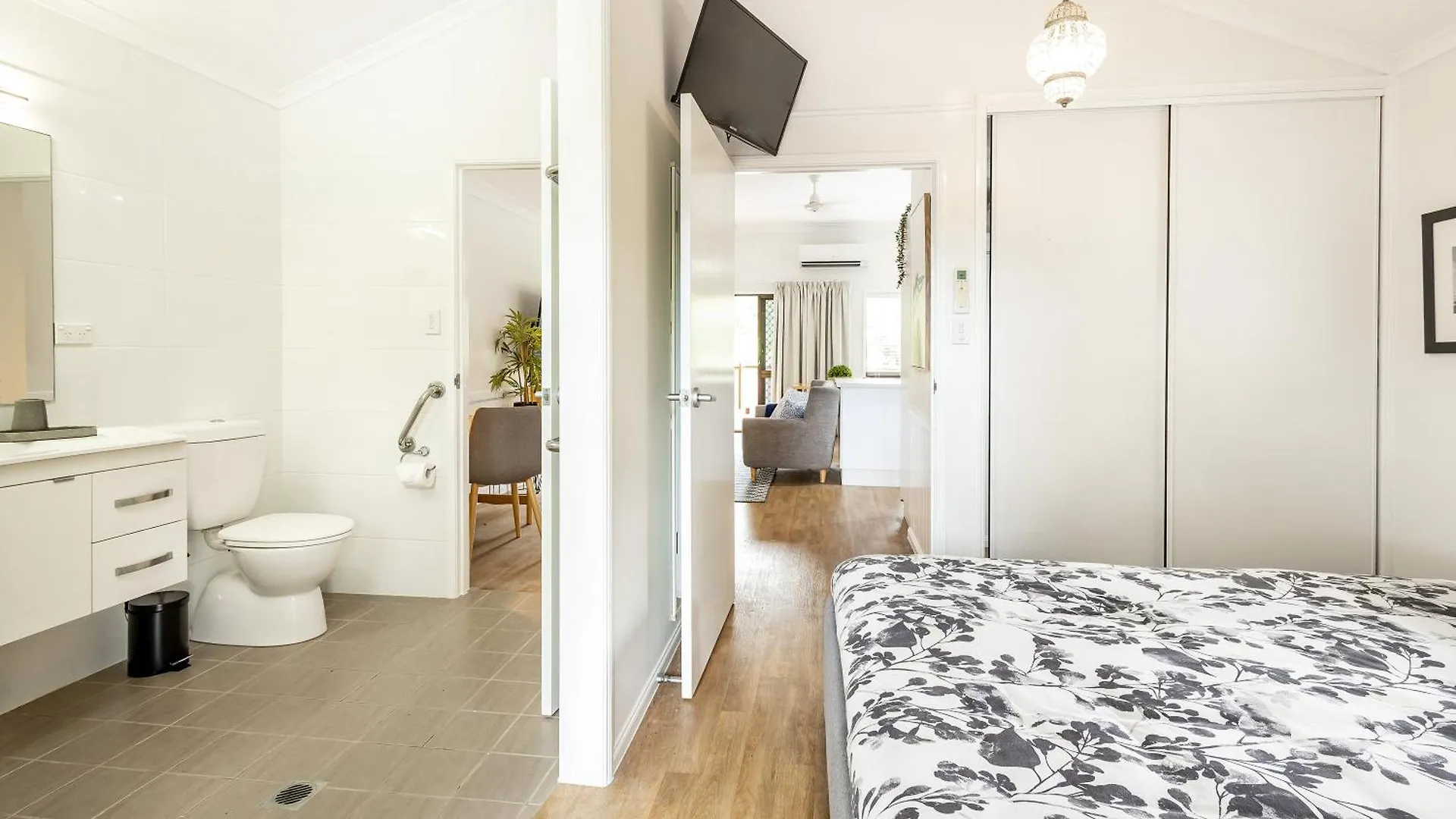 The Cottage - Mountain Views 1Br - 5 Min To Beach Kewarra Beach Australia